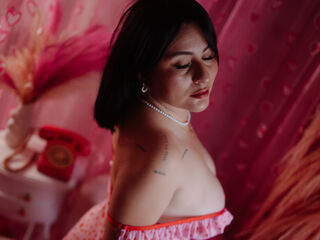 camgirl masturbating with vibrator SaraGuzmann