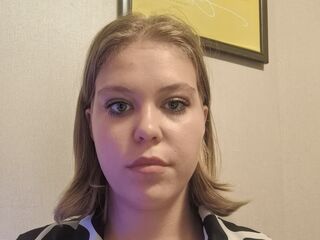 fingering webcamgirl picture SaturninaLeavitt