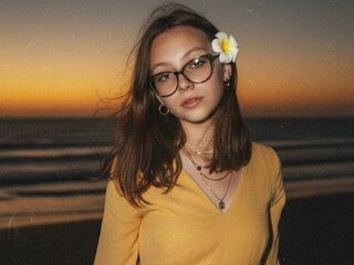 girl fingering bald pussy ShakitaKalama