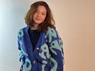 camgirl masturbating with dildo ShantaGonsalues