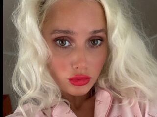 nude webcamgirl picture ShiraMitman