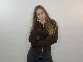 nude webcam girl picture SigneKeatley