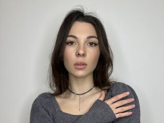 camslut fingering pussy SkyeSnow