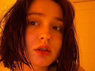 cam girl playing with vibrator SudieBattista