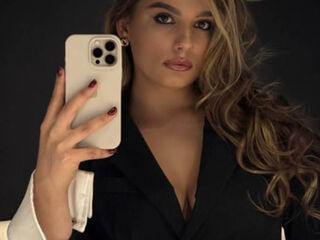 naked cam girl masturbating with sextoy TaHillmer