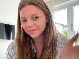 camwhore masturbating with dildo TeneshaQuinerly