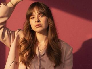 topless webcamgirl TerinaLairmore