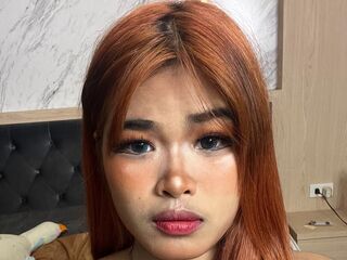 camgirl playing with sex toy ThaiiTwix