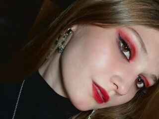 cam girl playing with sextoy TracieLauseng
