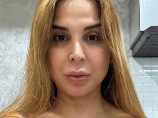 camwhore shaved pussy YanaMillers