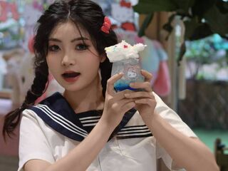 camwhore shaving pussy YangyiXiao